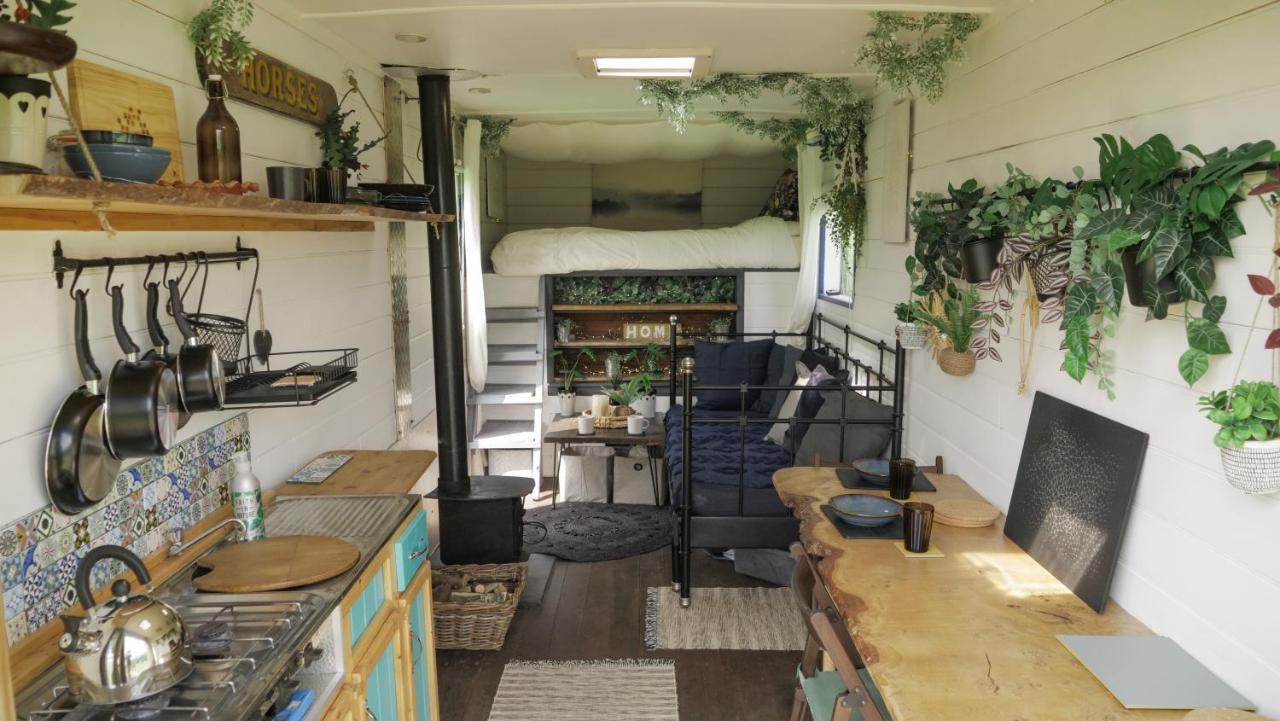 Quirky Vintage Horsebox Conversion With Stunning Views Of Ardingly Reservoir Balcombe Eksteriør billede