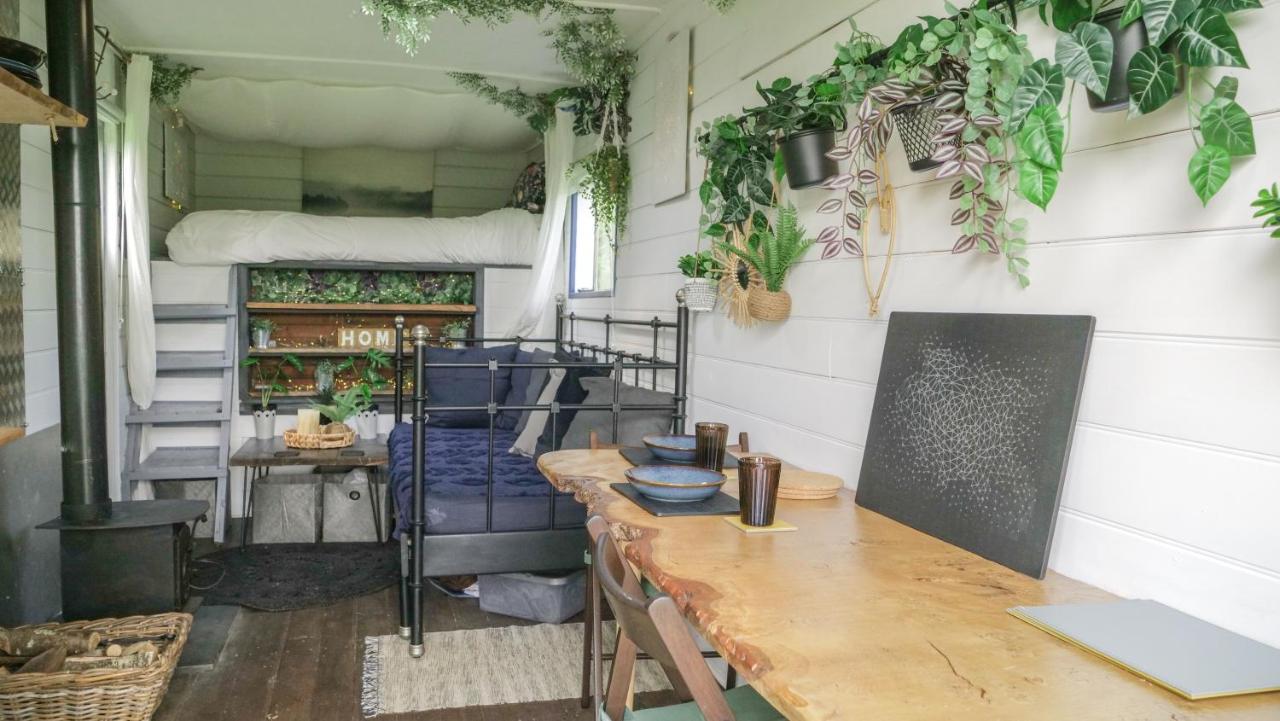 Quirky Vintage Horsebox Conversion With Stunning Views Of Ardingly Reservoir Balcombe Eksteriør billede
