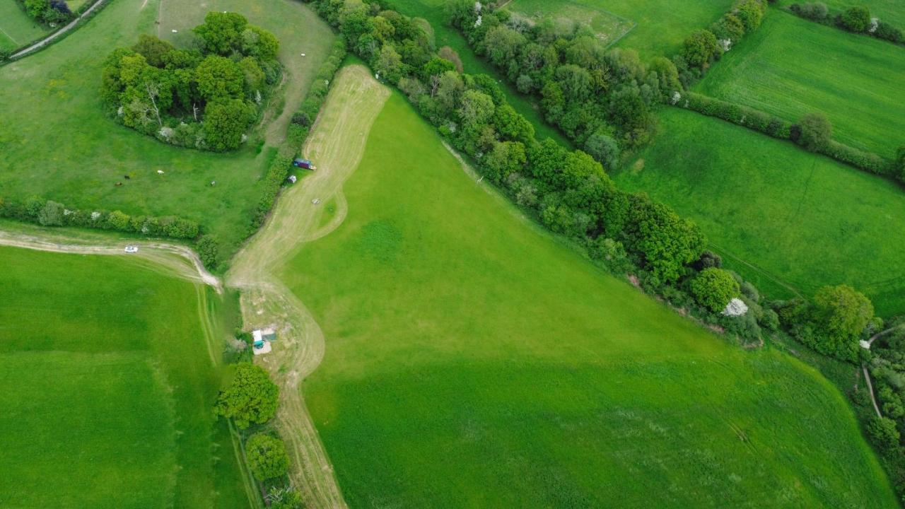 Quirky Vintage Horsebox Conversion With Stunning Views Of Ardingly Reservoir Balcombe Eksteriør billede